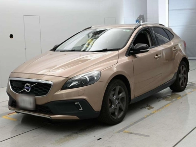 VOLVO V40