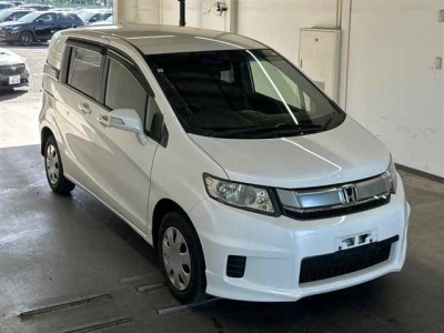 HONDA FREED SPIKE