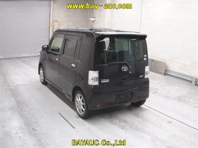 TOYOTA PIXIS SPACE