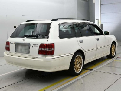 TOYOTA CROWN ESTATE