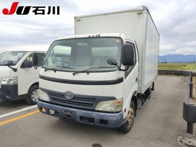 TOYOTA DYNA