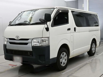 TOYOTA REGIUS VAN