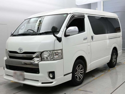 TOYOTA REGIUS VAN