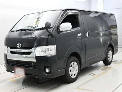 TOYOTA REGIUS VAN