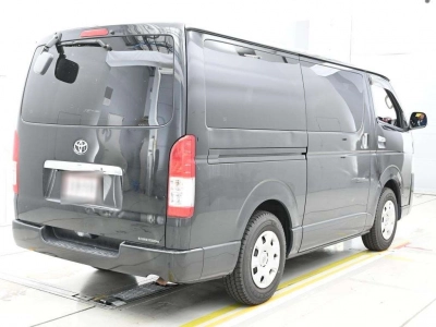TOYOTA REGIUS VAN