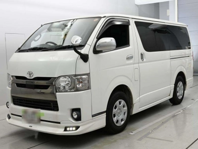 TOYOTA HIACE VAN