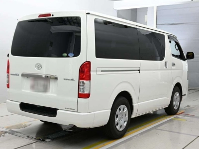 TOYOTA REGIUS VAN