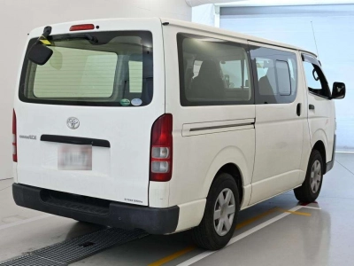 TOYOTA REGIUS VAN