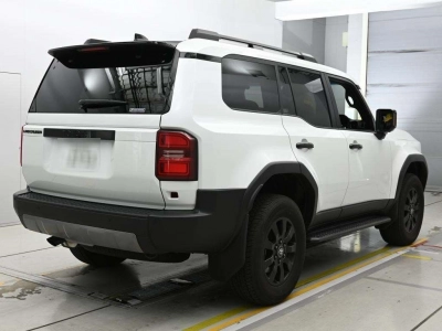 TOYOTA LAND CRUISER 250