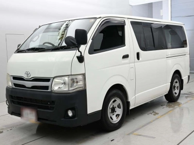 TOYOTA REGIUS VAN