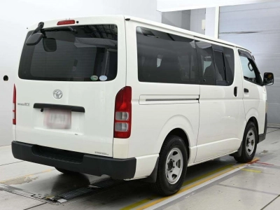 TOYOTA REGIUS VAN