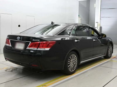TOYOTA CROWN MAJESTA