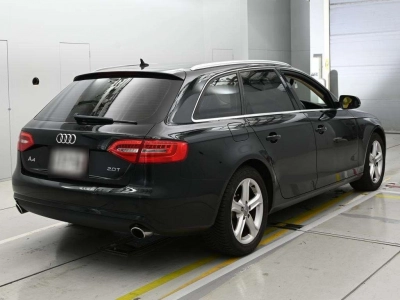 AUDI A4 AVANTE