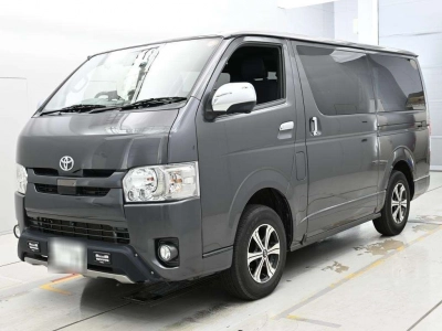 TOYOTA REGIUS VAN