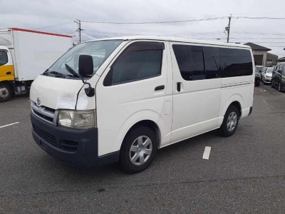 TOYOTA REGIUS VAN