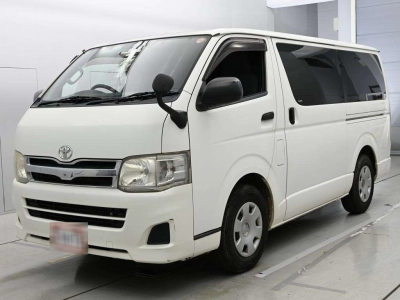 TOYOTA REGIUS VAN