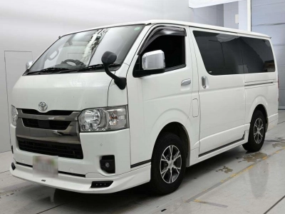 TOYOTA HIACE VAN