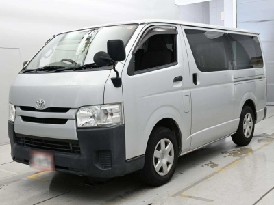 TOYOTA REGIUS VAN