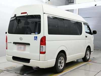 TOYOTA REGIUS VAN