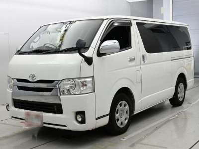 TOYOTA REGIUS VAN