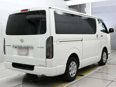 TOYOTA REGIUS VAN
