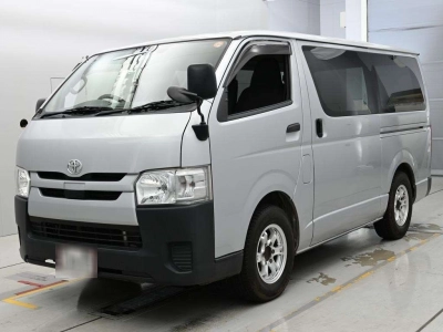 TOYOTA REGIUS VAN