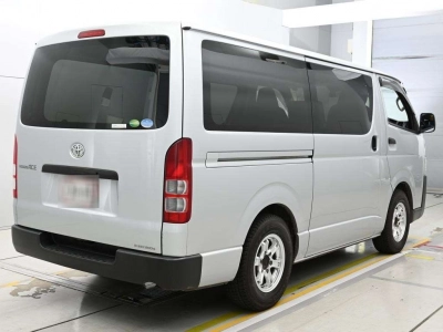 TOYOTA REGIUS VAN