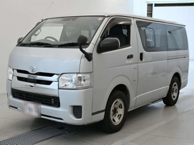 TOYOTA REGIUS VAN