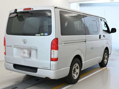 TOYOTA REGIUS VAN