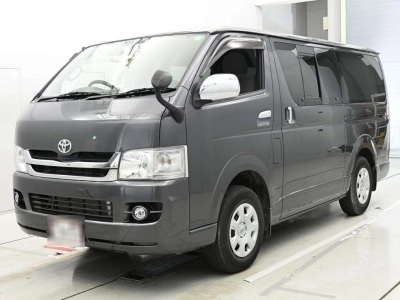 TOYOTA REGIUS VAN