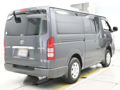 TOYOTA REGIUS VAN
