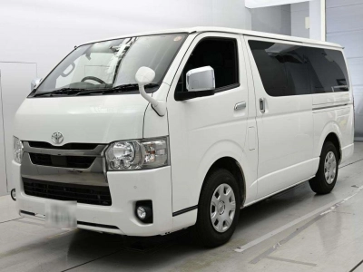 TOYOTA HIACE VAN