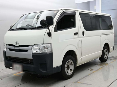 TOYOTA HIACE VAN