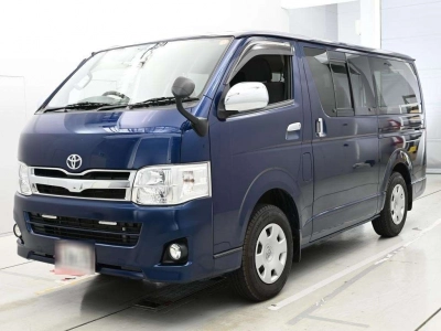 TOYOTA REGIUS VAN