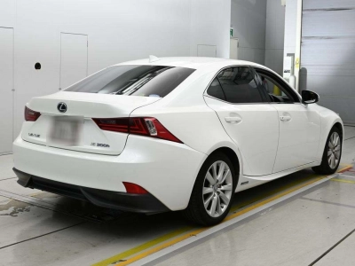 LEXUS IS