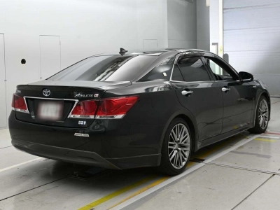 TOYOTA CROWN HYBRID