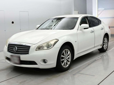 NISSAN FUGA