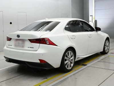 LEXUS IS