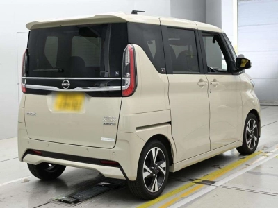 NISSAN ROOX