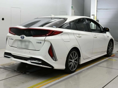 TOYOTA PRIUS PHV