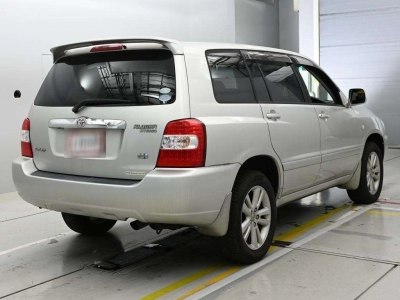 TOYOTA KLUGER HYBRID