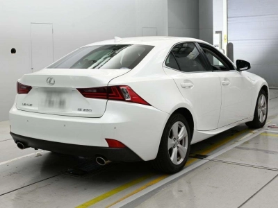 LEXUS IS