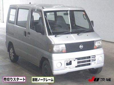 NISSAN CLIPPER VAN