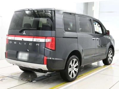 MITSUBISHI DELICA D:5
