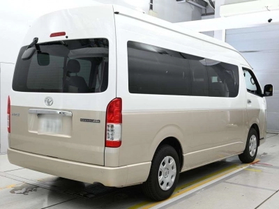 TOYOTA HIACE WAGON