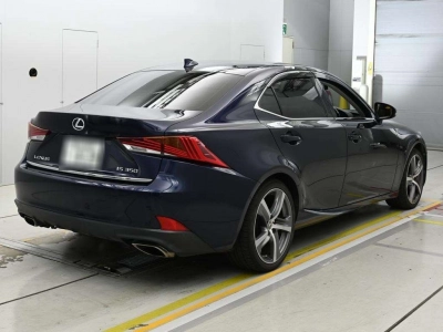 LEXUS IS