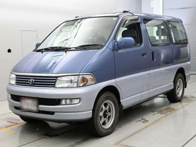TOYOTA HIACE REGIUS