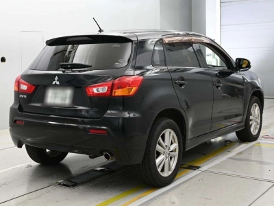 MITSUBISHI RVR
