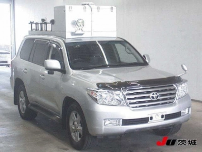 TOYOTA LAND CRUISER
