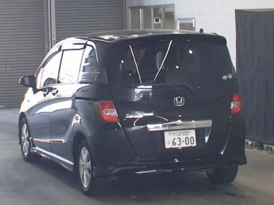 HONDA FREED SPIKE